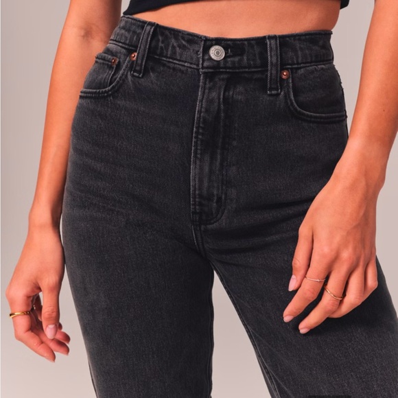 Abercrombie & Fitch Women's High Rise Jeans - Black - Picture 7 of 9